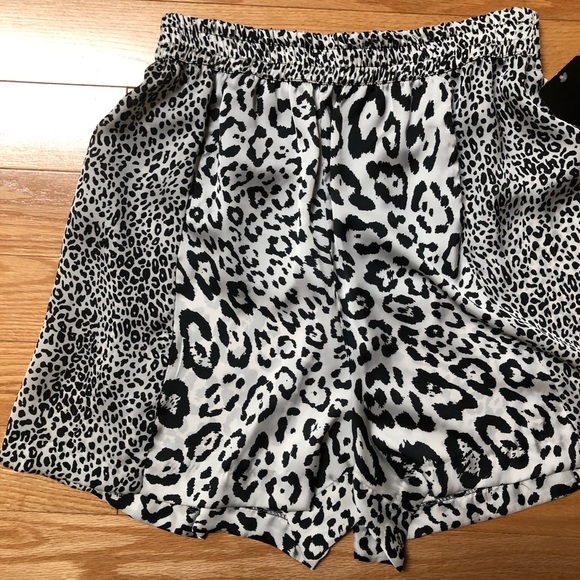 NWT Zara Woman’s High Waisted, Animal Print “Silky”Shorts Size L - Picture 2 of 8